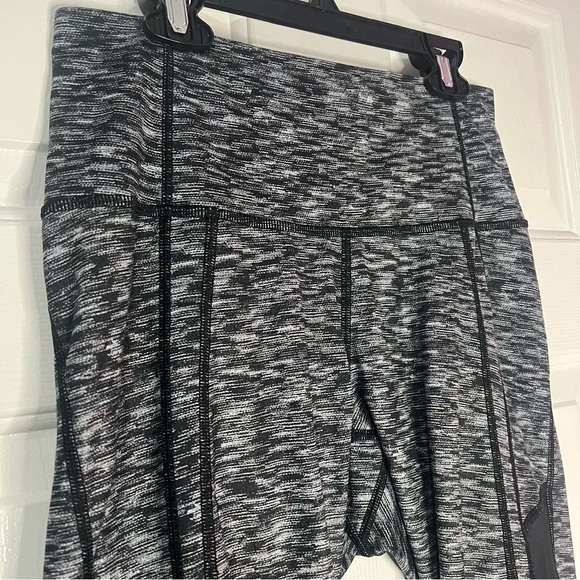 Lululemon Pace Perfect Crop 17" Air Time White Black Size 8 High Rise Run Pocket - Picture 6 of 10